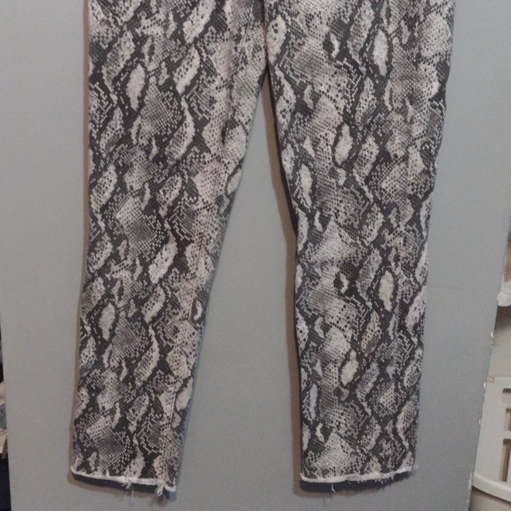 PAIGE Snakeskin hoxton slim Jeans size 29 raw him - Picture 2 of 12
